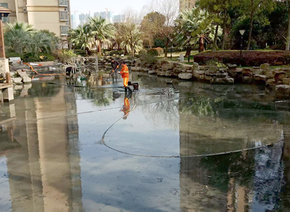 民勤景观池淤泥清理